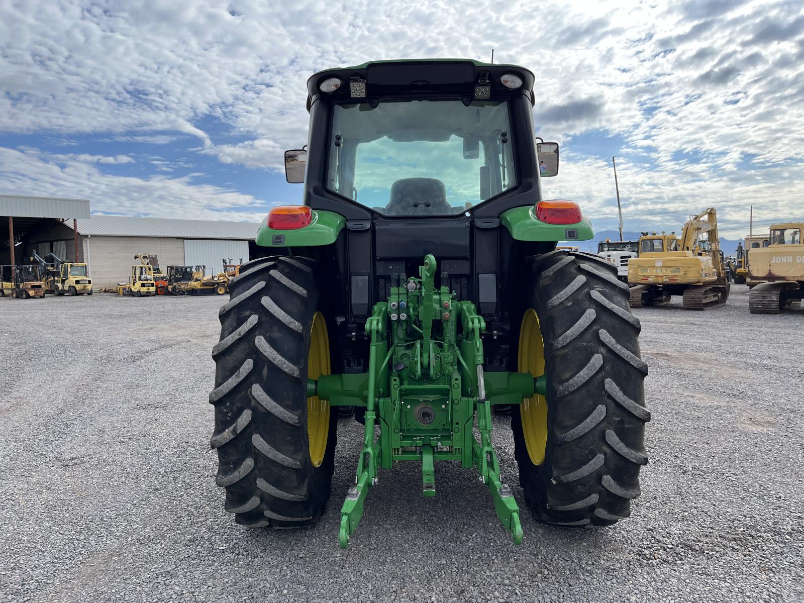 ./imagenes/INVOICE/2019/18102/JOHN DEERE 6145M (5).JPG